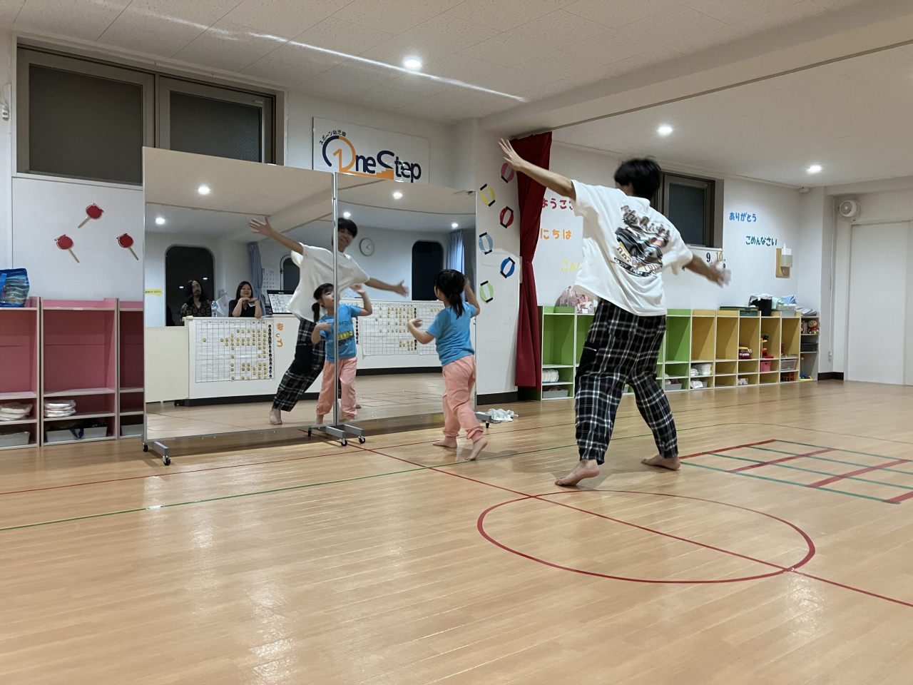 金曜日のダンス教室スタート！！